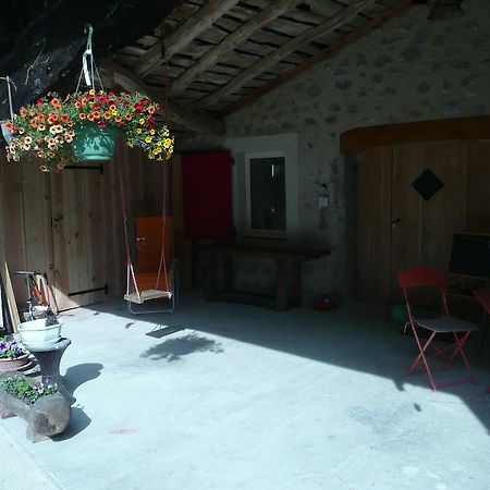 La Grange D'Agnes Bed and Breakfast Montmaur-en-Diois Exteriör bild